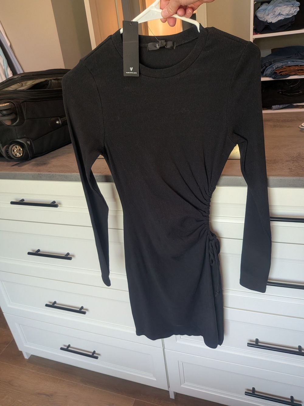 Lulu's Black Side-Ruched Long-Sleeve Midi Dress